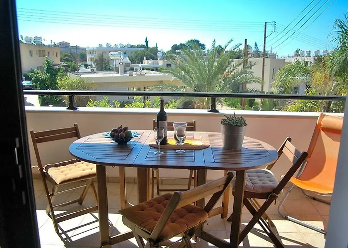 Kissonerga Apartmán *